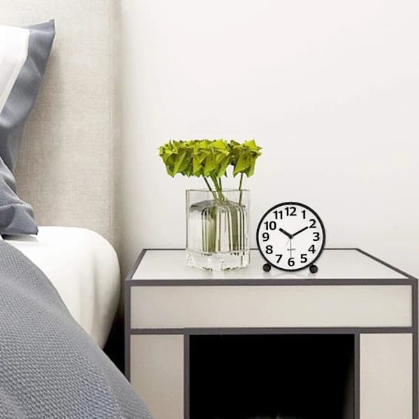 Silent Analog Alarm Clock, Black Metal Large 3D Numbers, Non-Ticking Desk Clock With Night Light Bedside Clock 10.8cm-ssxjv-D
