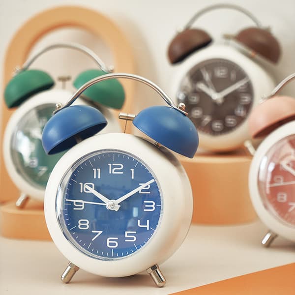 Analog alarm clock without ticking battery operation for bedroom