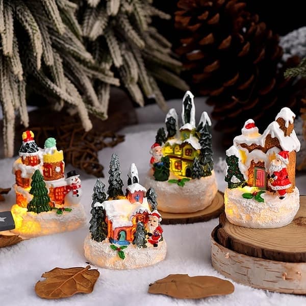 4-delt julevinterhytte, julehytte med lys juleminiatyrharpiksdekorasjonssett for julebybilde skrivebord