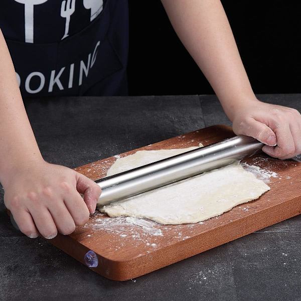 Kagerulle i rustfrit stål med mat overflade til bagning af pizzabunde