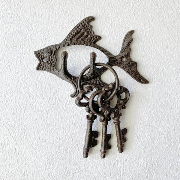 Rustic Fish Shaped Decorative Wall Hook Hanger, 1-pack Antique Cast Iron Mounted Wall Hooks