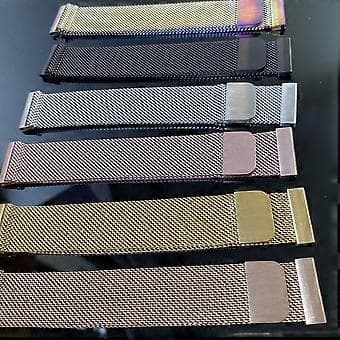 Rustfrit stål armbånd med justerbart spænde, åndbart minimalistisk armbånd til mænd og kvinder (20 mm sort og rød)