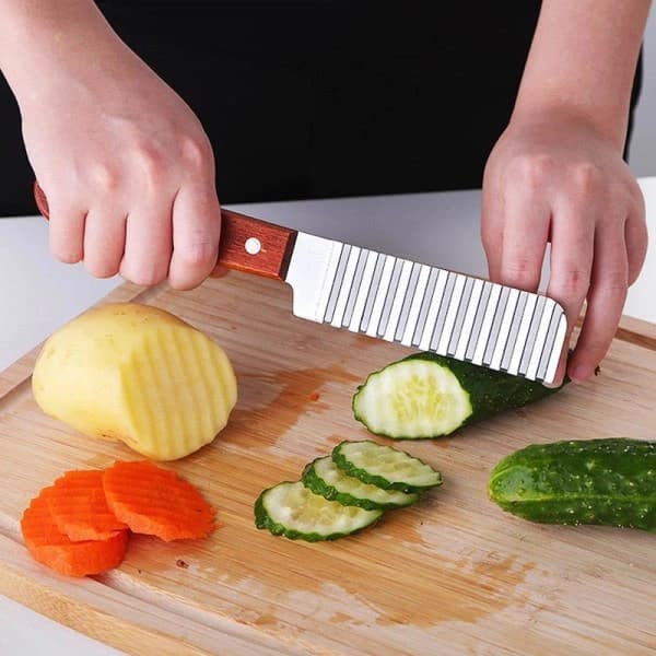 Bølget kniv i rustfrit stål til pommes frites, chips og pynt, sølv 22 x 5 cm