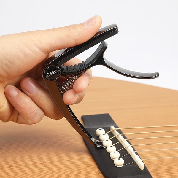 Gitarrcapo - Svart aluminiumcapo for elektrisk gitar, ukulele, bass