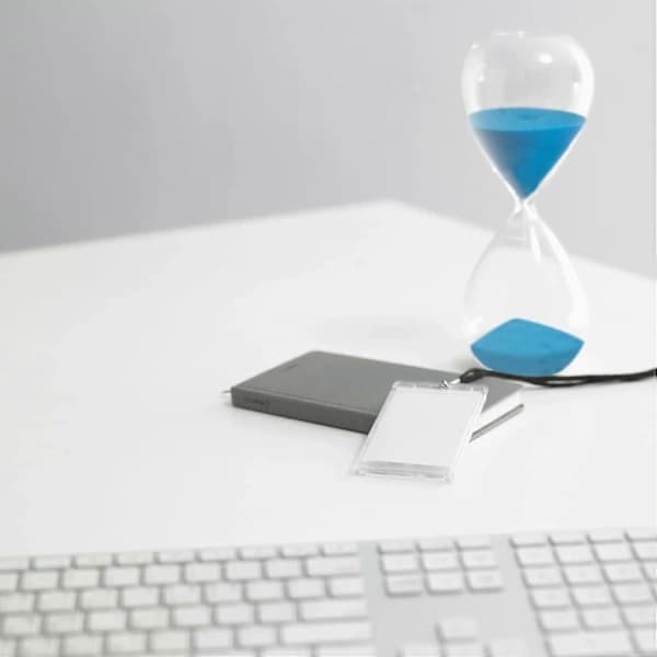 Timeglas, farverigt og moderne, sandtimer-inspireret glas 15 min kontorbordsindretning