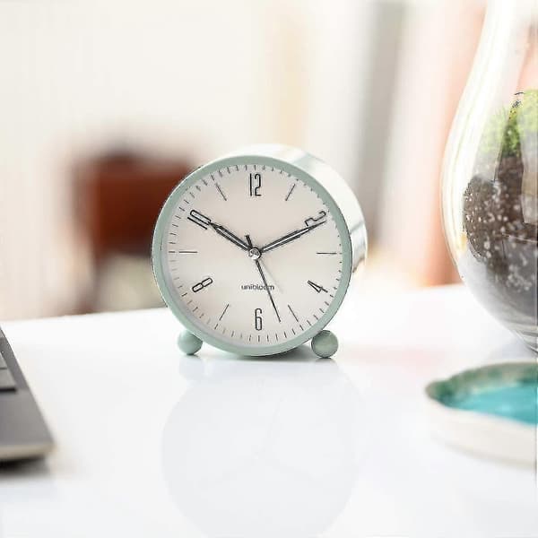 Silent Alarm Clock - Non-Ticking Analog Alarm Clock With Warm Light - Minimalist Round