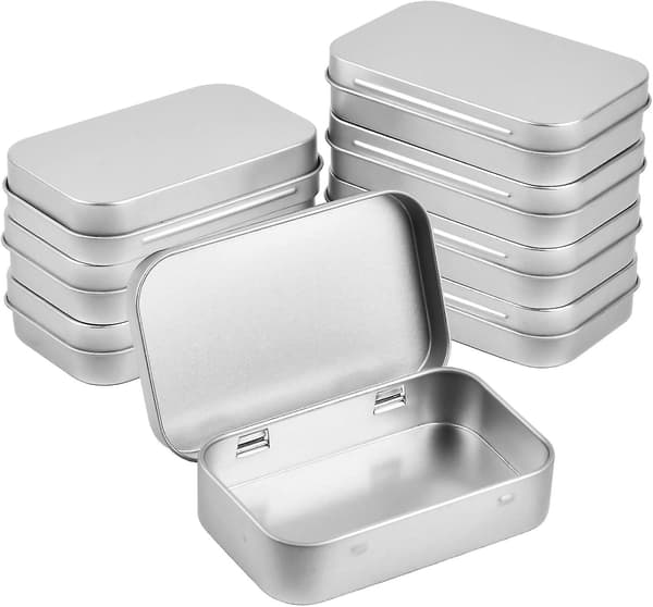 8-pack silverfärgade rektangulära plåtaskar med gångjärn, 95 x 62 x 20 mm [JUN]