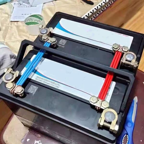 Her Kindness 1 par bilbatteripoler +/- 12V/24V - Universelle batteritilslutninger til bil, motorcykel, campingvogn