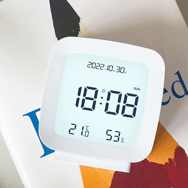 Digital väckarklocka med 4 lägen (tid, datum, temperatur, luftfuktighet) för sovrum, kontor, kök, barnrum