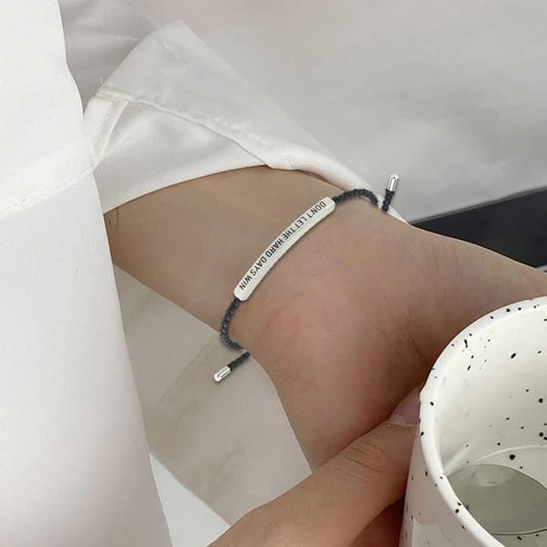 Armbånd for kvinner og menn, håndvevd justerbart armbånd (Slipp den giftige dritten)