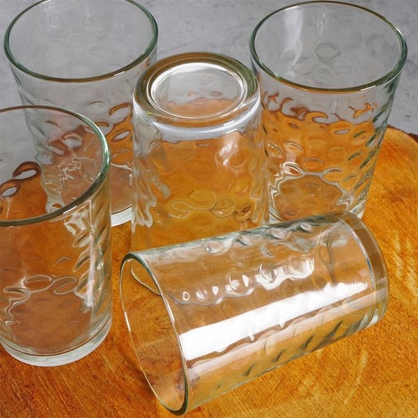 Sett med 8 glass 200 ml: Tykt glass, imponerende dekorasjon