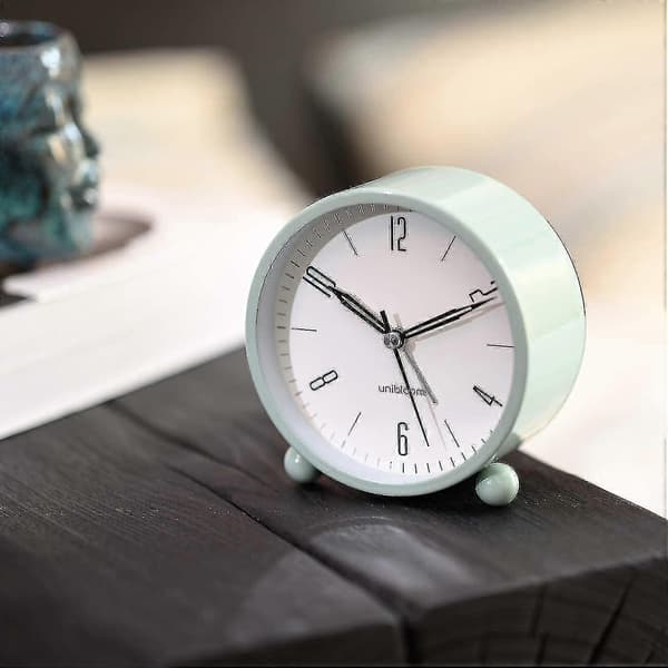 Silent Alarm Clock - Non-Ticking Analog Alarm Clock With Warm Light - Minimalist Round