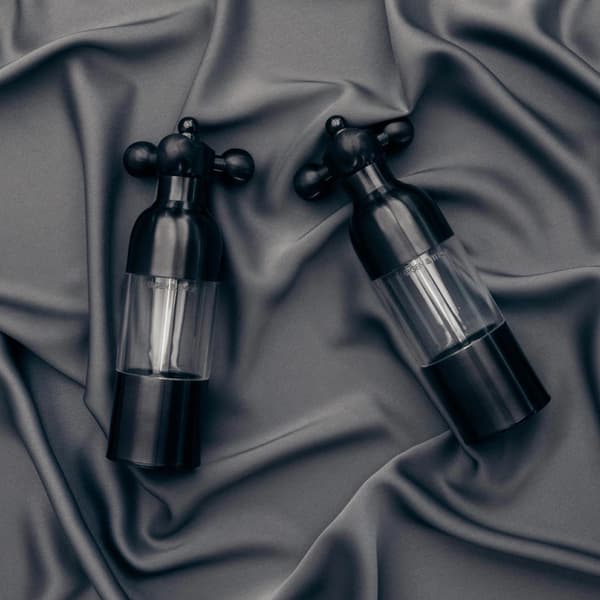 Axia Salt and Pepper Mill 2-pack Vargen & Thor Svart black