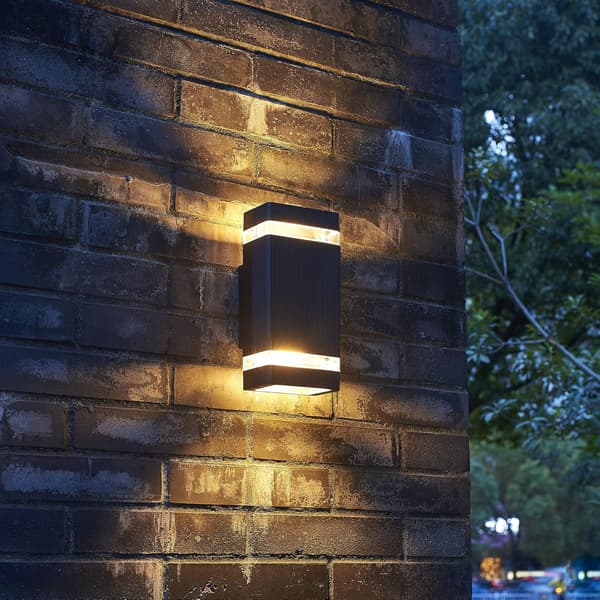Outdoor Wall Light with Warm White LED Bulb, Cast Aluminum, I