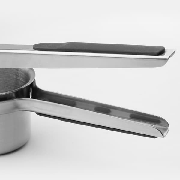 Potato ricer, stainless steel potato masher with 3 interchangeable discs and silicone handle for making smooth mash and puree