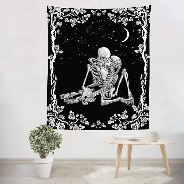 Skull Tapestry, The Kissing Lovers Black and White Tapestries, Mo