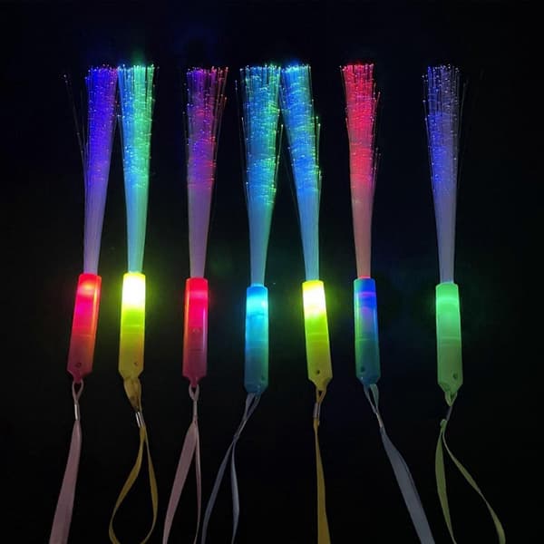 Glow Sticks Festutstyr – Selvlysende lysende pinner, kompatible med påske, karneval, bryllup, bursdag, camping – 10\" varm rosa (1 stk)