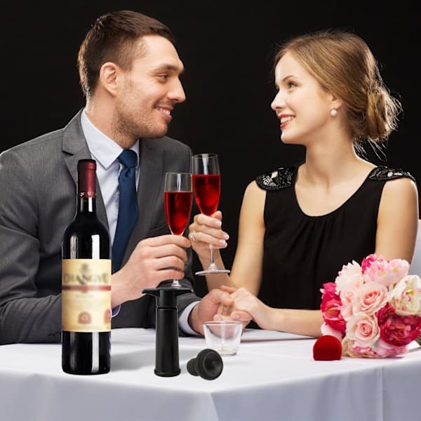 Vacu Vin Black Pump with Storage Stopper - Keeps Wine Fresh