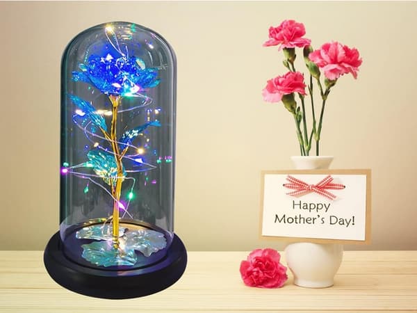 Evig rose i glasgave med LED-lysende blåt glas til kvindedagen 422