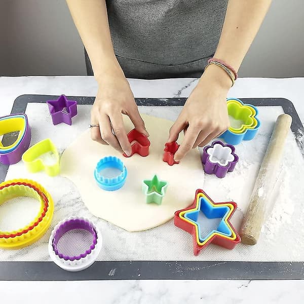 Dubbelsidiga runda kakformar, kakskärare och fondant