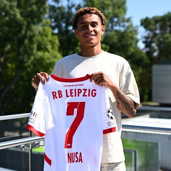 2025-2026 RB Leipzig Hemmefotbollströja Fanversion Tröja Nr. 7 Nusa-FA- M M