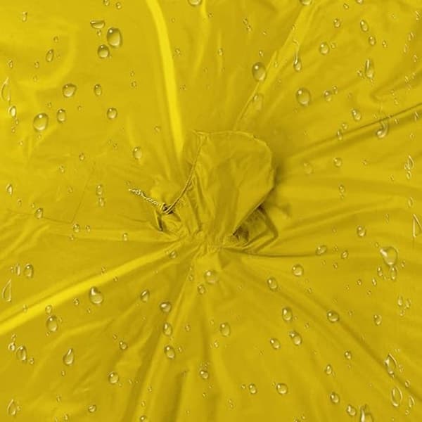 Poncho - 210*140cm Vanntett Regnponcho, Gjenbrukbar, Med Hette, med Brystlomme & Oppbevaringspose - for Reise, Camping - Gul