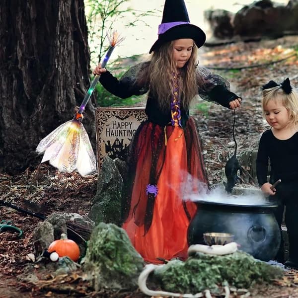 Halloween-noitaharja, asuste lapsille ja aikuisille - tapahtumiin ja ulkokäyttöön.