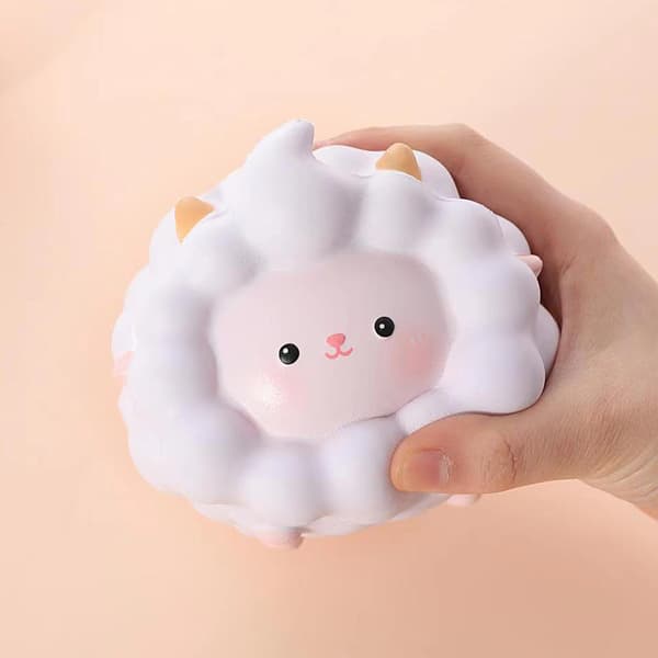 1 pakke lille får blødt legetøj 3D Squishy legetøj stressaflastning S
