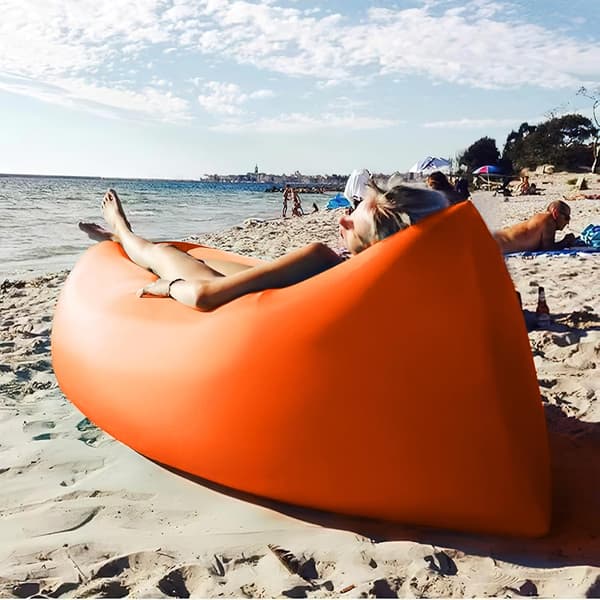 Uppblåsbar strandsoffa, uppblåsbar säng 200 x 70 cm, perfekt för camping och stranden, orange, polyester