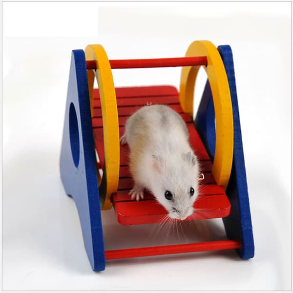 Hamstertilbehør - Regnbuelegetøj - Gynge - Øg glæden i livet