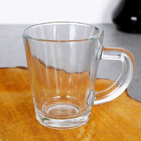 Sarja, 6 pientä lasia kahvalla espressolle, paksua lasia
