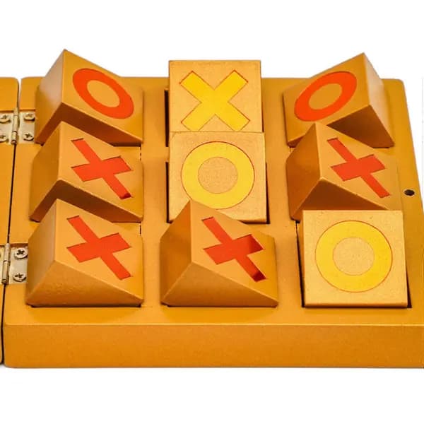 Tic Tac Toe-spill i tre med X- og O-brikker for barn og voksne, hageunderholdning, gul