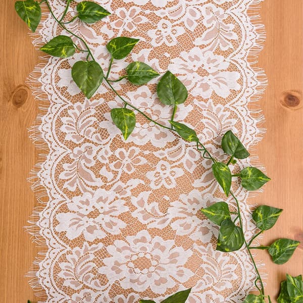 28cm / 3m, Hvit blondeduk, Non-woven bordløper