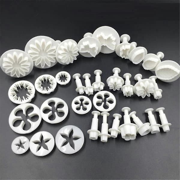 /EA/33-piece Fondant Mold Set Cake Tool Set Spring-loaded Cartoon Paste