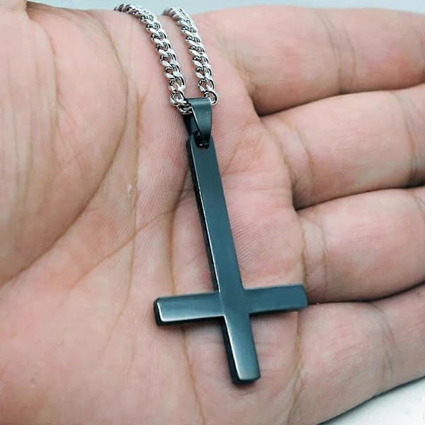 Halskæde i rustfrit stål med omvendt kors, amulet, overraskelsesgave til drenge og mænd, sort