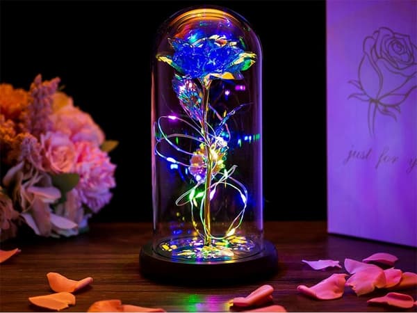 Evig rose i glasgave med LED-lysende blåt glas til kvindedagen 422