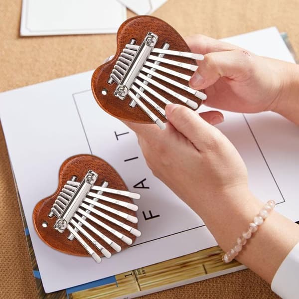 1 stk (træhjerte) 8-tonet Kalimba, Limba, Børneinstrument