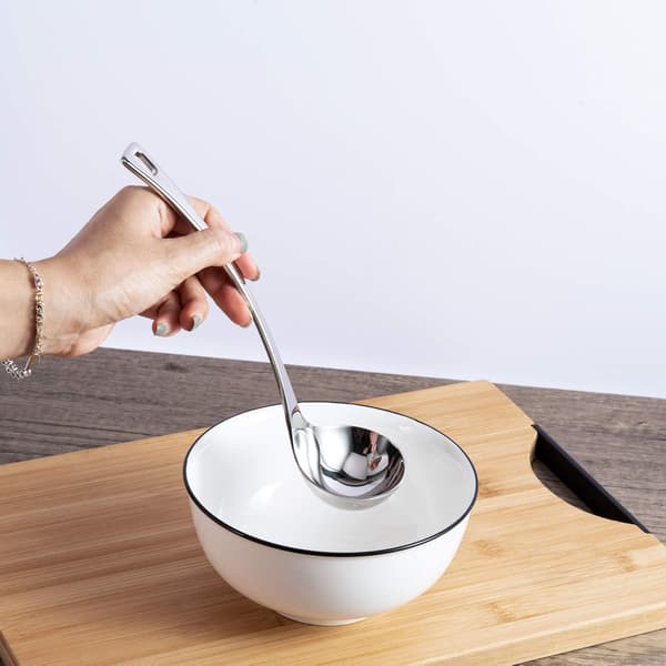Liten sausøse i rustfritt stål, serveringsøse, skje for suppe, saus, matlaging