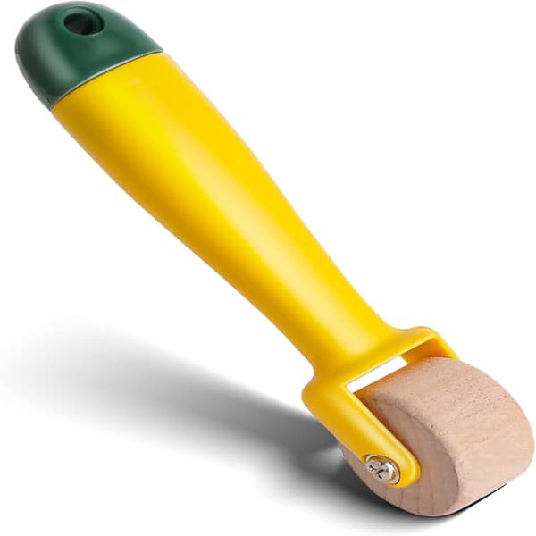 Saumarulla, ompelusaumarulla, tilkkutyösaumarulla, tapettirulla ergonomisella kahvalla, reunarulla tilkkutöihin ja ompeluun