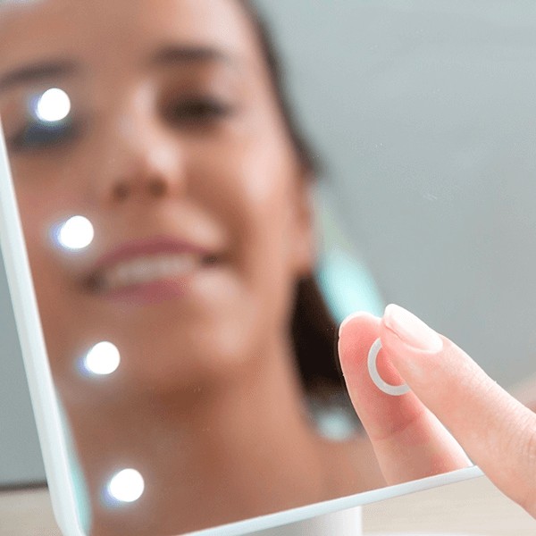 Sminkespeil med LED-belysning