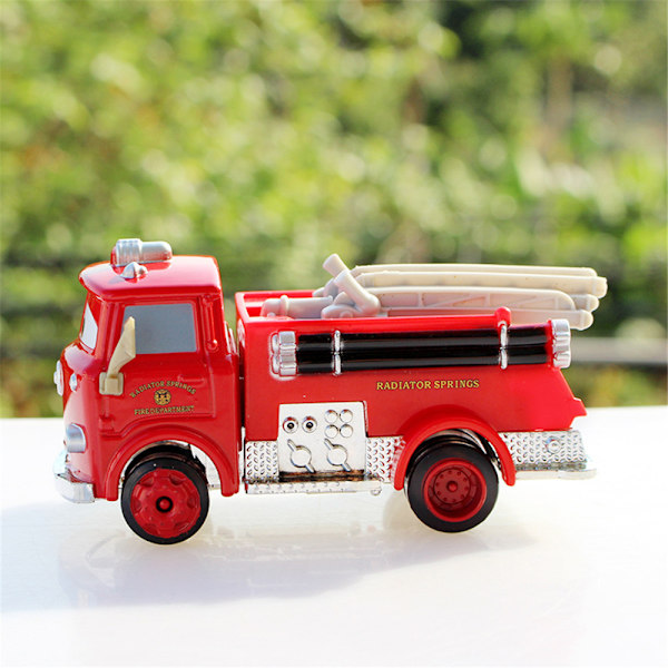 Bilar 2 Punainen Paloauto 1:55 Diecast Leluautomalli Leluajoneuvo Lahjat Lapsille
