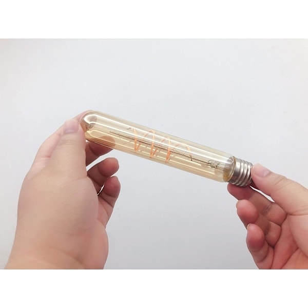 2 kpl himmennettäviä 4W pitkiä Edison LED-spiraalihehkulamppuja E27 T30 4W hehkulamppu amber-lasi lämmin valkoinen 2700K lamppu retro hehkulamppu