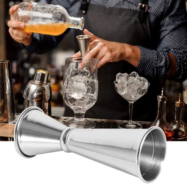 1 cocktailshaker med dobbelthodet målebeger og rørestang