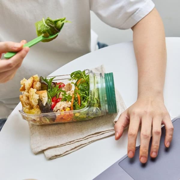 Lekkasjesikker salatbeholder i plast (grønn)