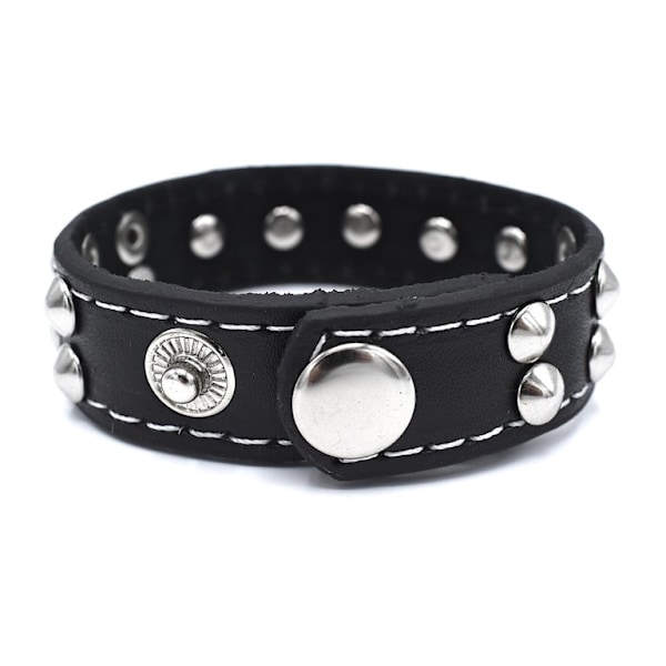 Sort armbånd med runde og pyramide nitter Svart Black