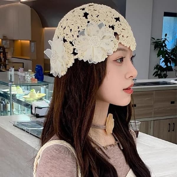 Hæklet hat - Dame sommerhat, elegant perle-/rhinstensblomst strikket hat