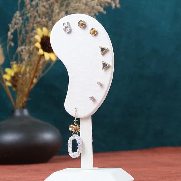 Korvakoru korvakorun muodossa 17*7.5*7.5CM 1