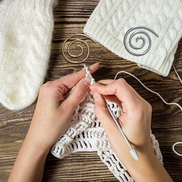 4 stycken spiralstickor för handarbete (silver + guld)