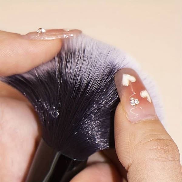 TECHNIQUE PRO PETITE GLOW -HARJASARJA - MUSTA