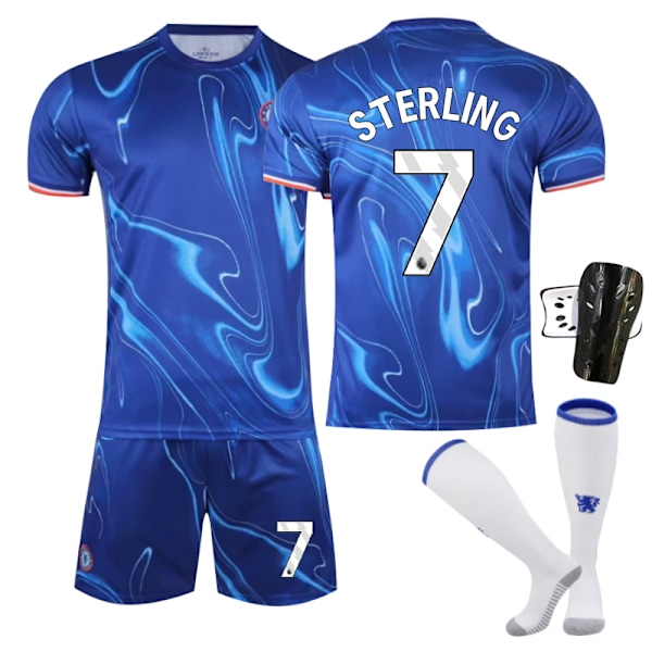 Chelsea Hemmatröja Barn 2024-2025 Stering Nr 7 - Strumpskydd 2XL Nr. 7 - Strumpskydd No. 7 - Sock Guards 2XL